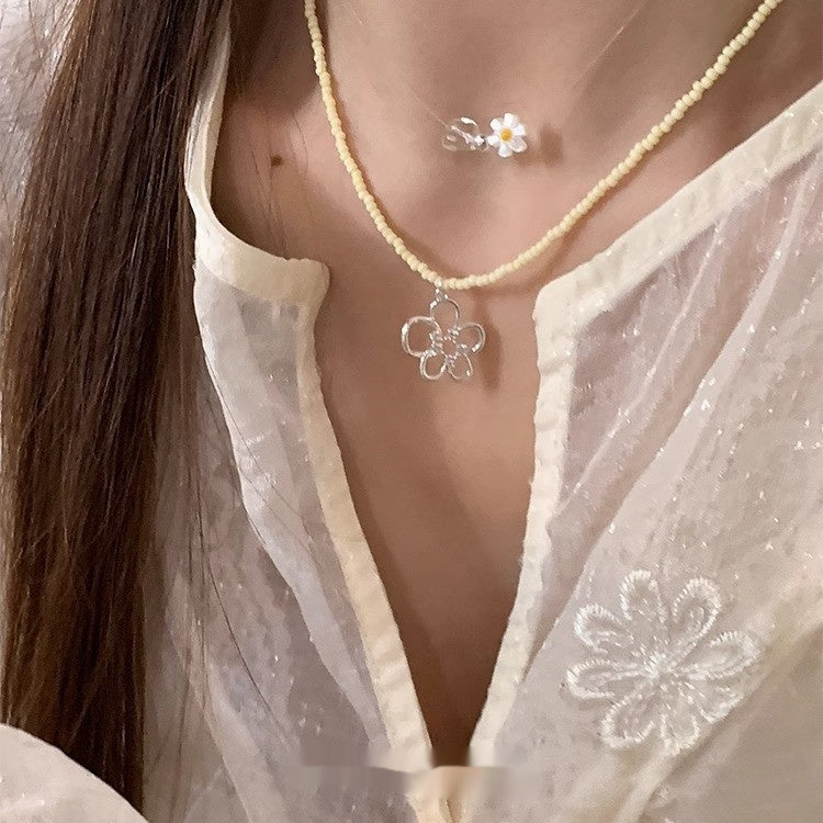 Women's Colorful Beaded Hollow Flower Necklace
