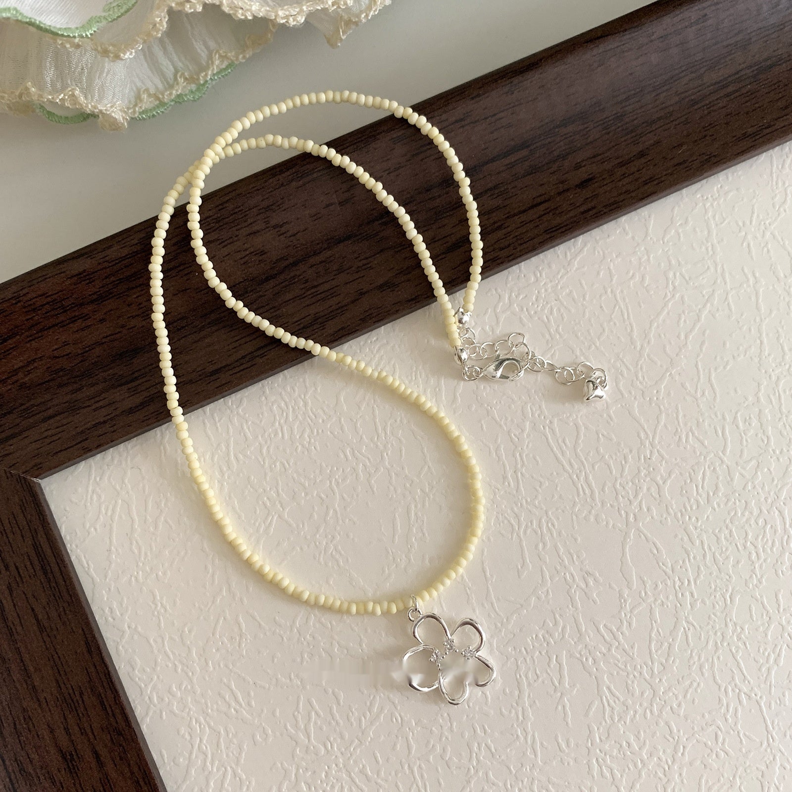 Women's Colorful Beaded Hollow Flower Necklace